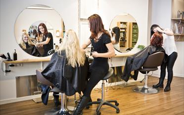 Salon de coiffure 2 pièces - image - 1