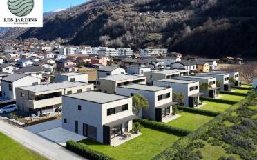 Bifamiliar house - image - 3