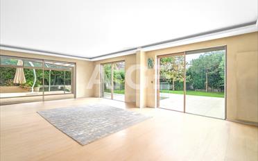 Villa 9 pièces - image - 1