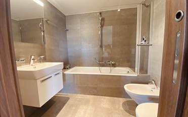 Apartment 4 rooms - image - 8