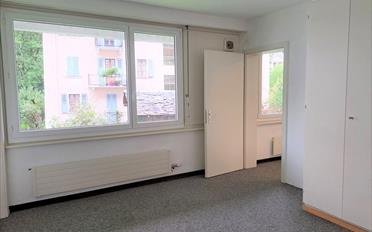 Office - image - 4