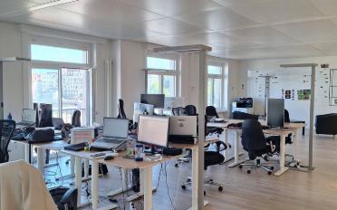 Office - image - 4