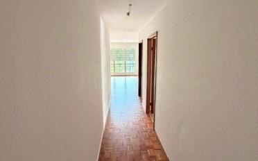 Apartment 4 rooms - image - 4