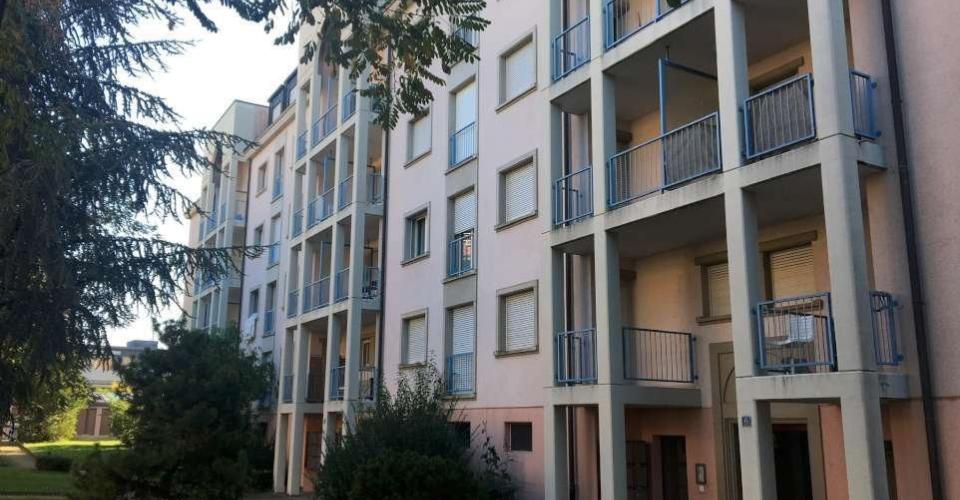Yverdon-les-Bains, Vaud (photo 1 of 5)