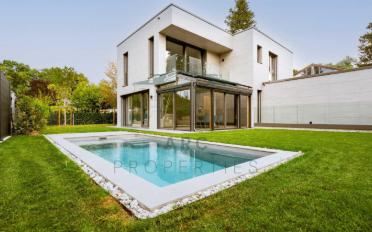 Einfamilienhaus 9.5 Zimmer - image - 1