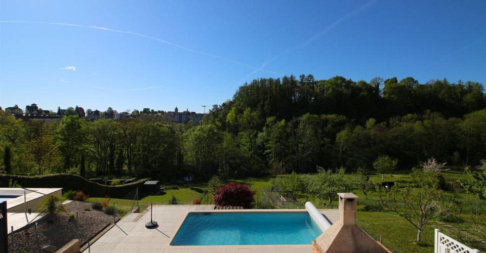 Belle villa jumelle avec piscine
