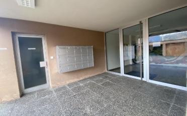 Terrace flat - image - 3