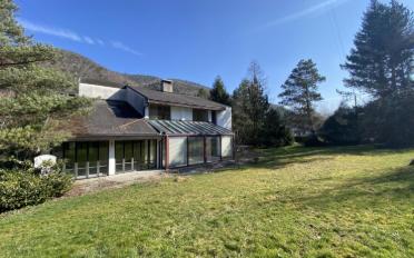 Villa - image - 1