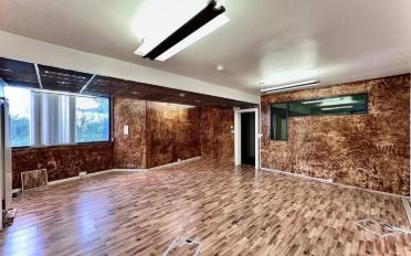 Office - image - 4