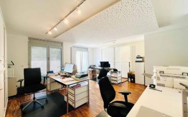 Office - image - 4