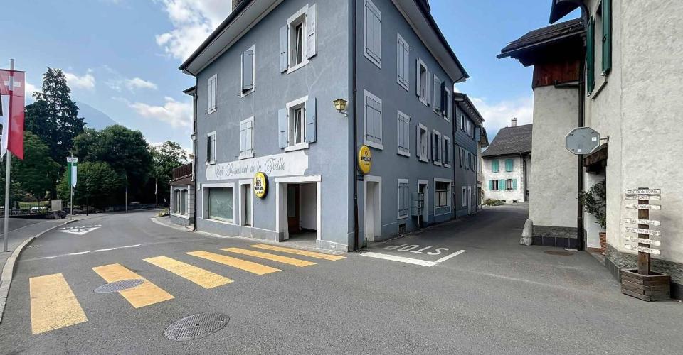 IMMEUBLE DE RENDEMENT AVEC LOCAL COMMERCIAL ET APPARTEMENTS