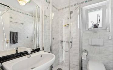 Villa 8.5 pièces - image - 8