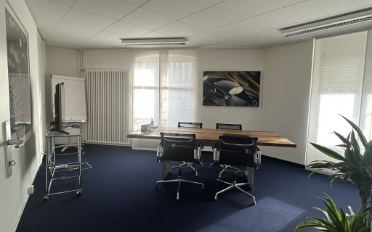 Office - image - 4