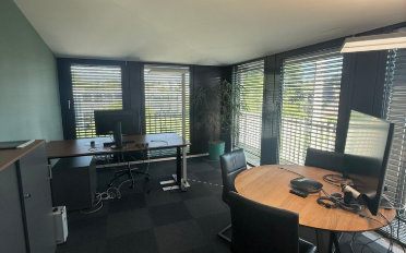 Office - image - 11