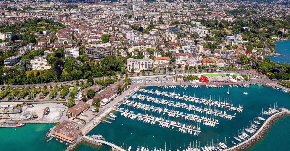 Somptueux attique de 7 piècesen première ligne du lac