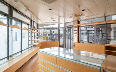 Commercial - image - 3