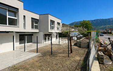 Doppeleinfamilienhaus 6.5 Zimmer - image - 1