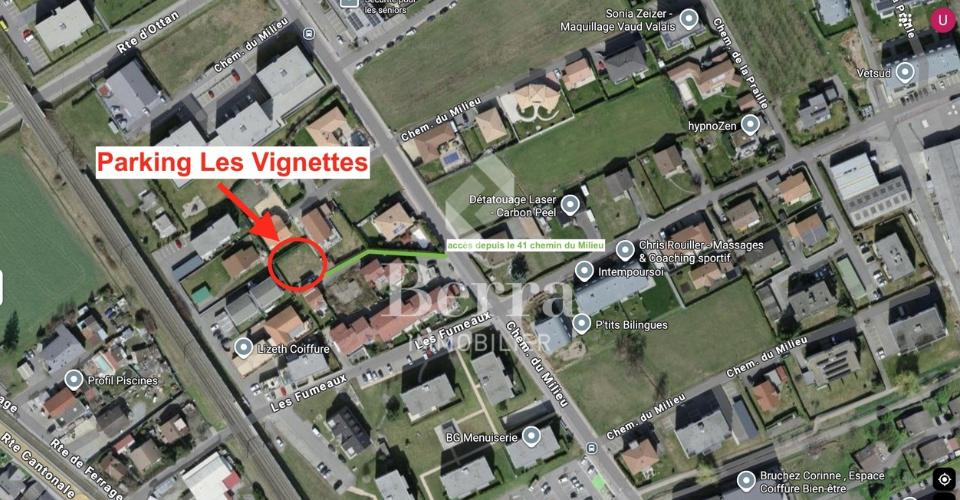 Plusieurs places de parc extérieures à …