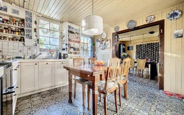 Einfamilienhaus 8.5 Zimmer - image - 1