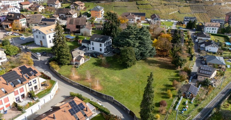 TERRAIN À BÂTIR ~2'083m2 = ~CHF 336.--m2 - PERMIS EN FORCE 2 VILLAS