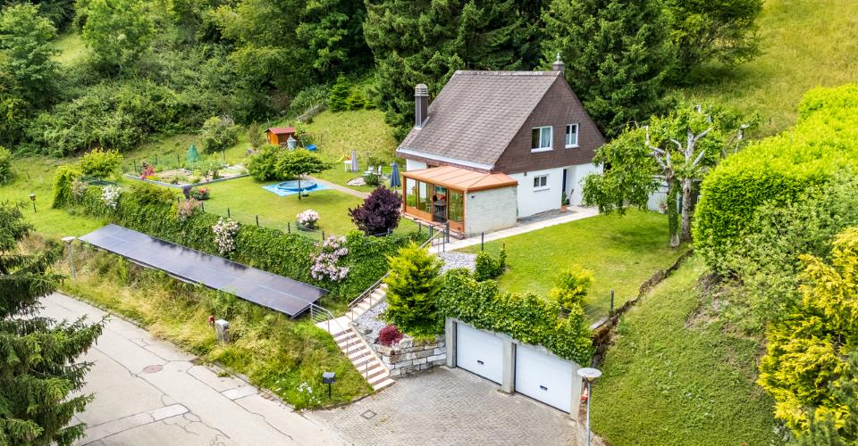 Superbe villa familiale de 5.5 pièces avec grand jardin et vue dégagée