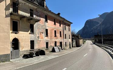 Single house 8 rooms - image - 1