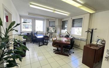 Bureau 4 pièces - image - 1