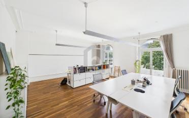 Bureau 4.5 pièces - image - 1