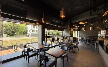Restaurant 3.5 pièces - image - 1