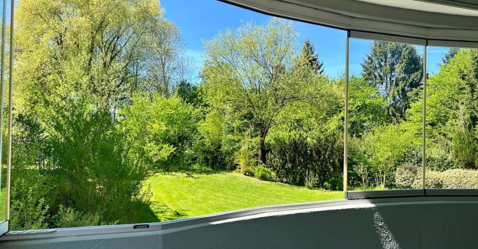 SONNIG, FAMILIENFREUNDLICH MIT BLICK INS GRÜNE