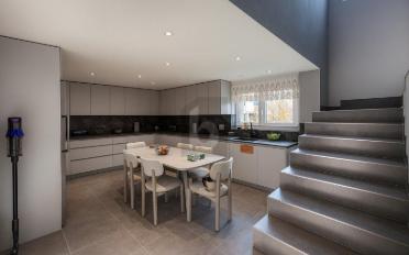 Einfamilienhaus 6.5 Zimmer - image - 2