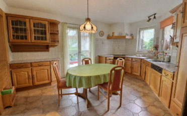 Einfamilienhaus 8.5 Zimmer - image - 2