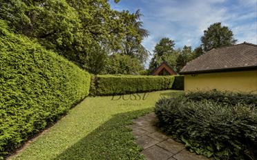 Einfamilienhaus 8.5 Zimmer - image - 1