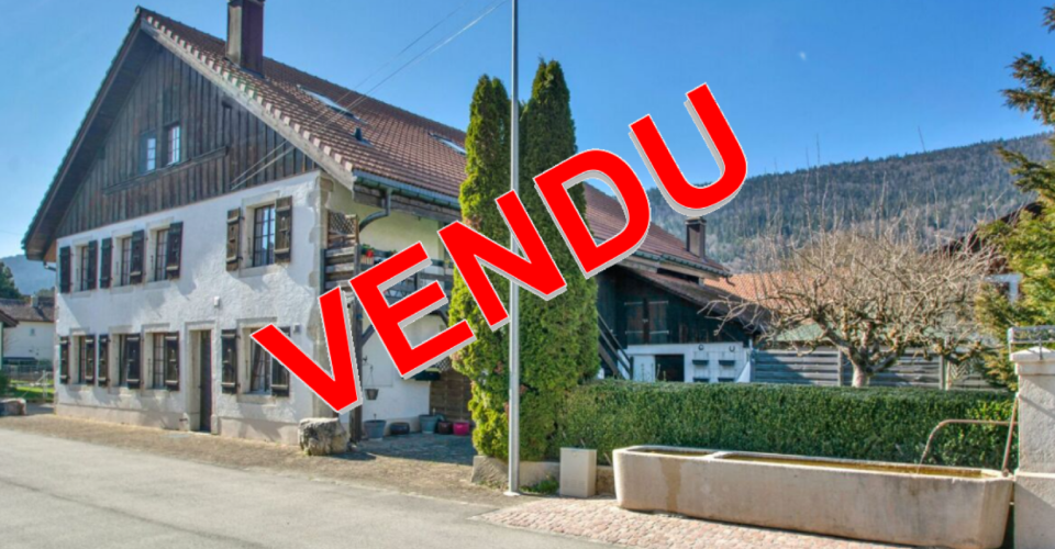 Courtelary, maison de 2 appartements, grange, jardin, places de parc