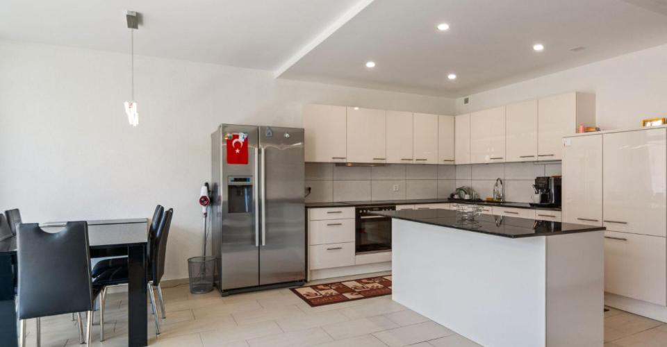 St-Imier, bel appartement rénové de 3.5 pces avec balcon et garage