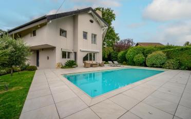 Einfamilienhaus 7.5 Zimmer - image - 1