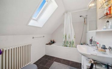 Dachwohnung 2.5 Zimmer - image - 6