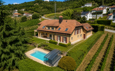 Villa 13.5 pièces - image - 1