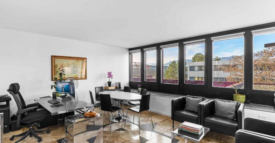 Bureau idéalement situé : 98 m² avec place de parc incluse