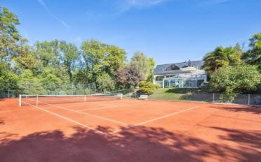 Villa 9.5 Zimmer - image - 2