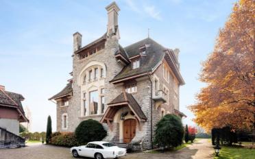 Single house 15 rooms - image - 1