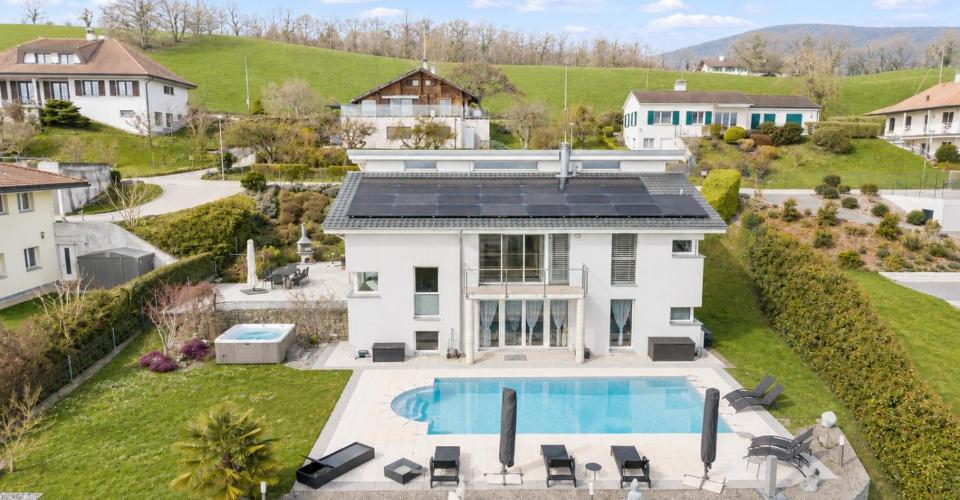 Propriété de prestige avec vue panoramique sur le lac