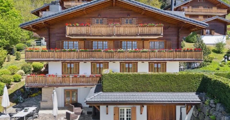 Chalet d'exception de 15 pièces, ascenseur et vue panoramique!