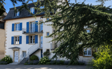 Residential building 11.5 rooms - image - 1