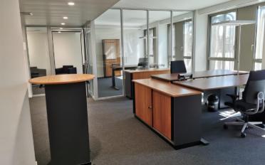 Office - image - 4
