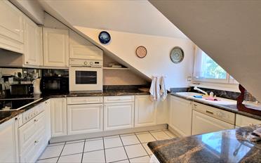 Attic flat 6.5 rooms - image - 4