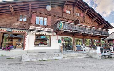 Mixed use property - image - 1