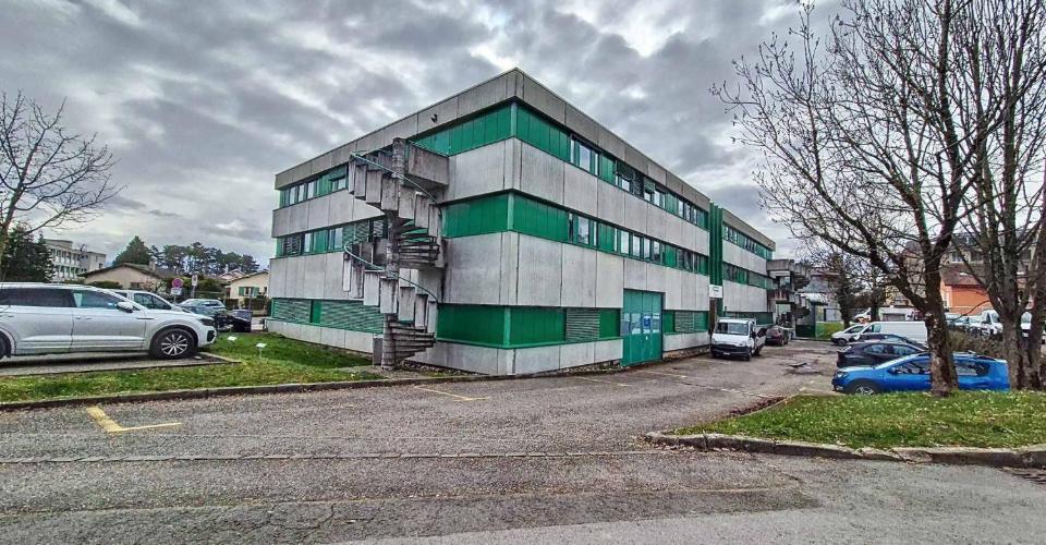 - pour investisseur - Espace administratif polyvalent