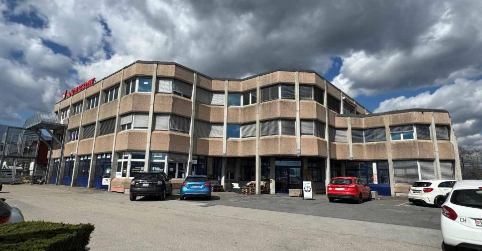 Zone industrielle de l'AsseSurface commerciale - bureaux de 9 pièces