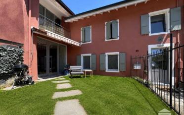 Row house 7.5 rooms - image - 1